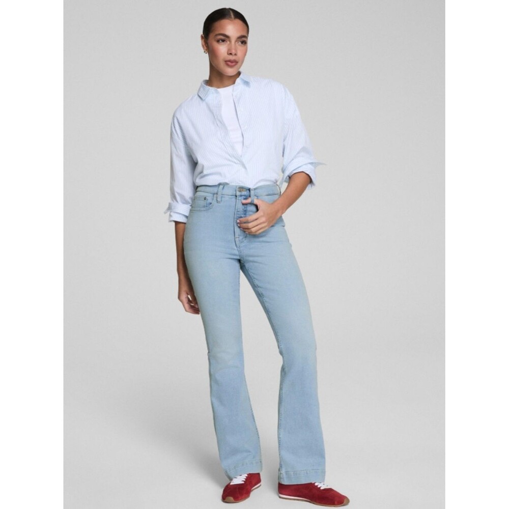 Spanx Redefine Flare Jeans Turner Wash Size 12 NWT